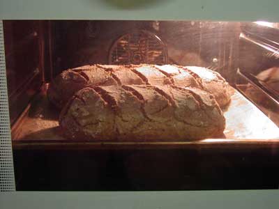 Brot im Ofen