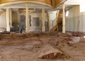 Grüfte unter dem Fußboden der Elbenauer Kirche