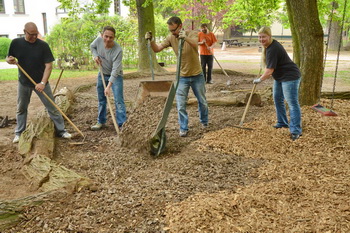 Arbeitseinsatz in der Waldschule