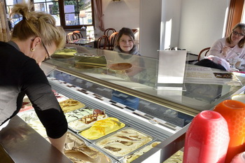 Eröffnung der Eissaison im Eiscafé Ebeling