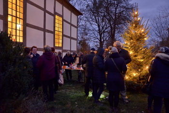 Adventsgrillen im Kirchgarten