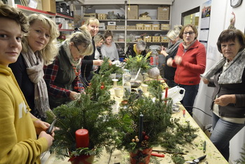 Adventsbasteln der Elbenauer Frauen