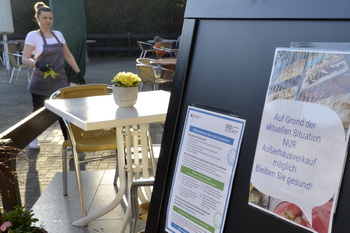 Infotafel am Eiscafé Ebeling in Elbenau zum Corona-Virus