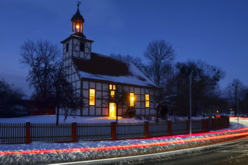 Elbenauer Kirche in der Blauen Stunde