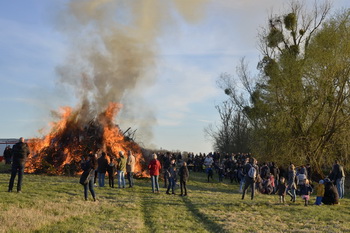 Am Elbenauer Osterfeuer