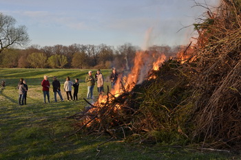 Am Elbenauer Osterfeuer