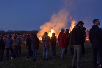 Am Elbenauer Osterfeuer