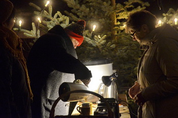 Adventsgrillen an der Elbenauer Kirche