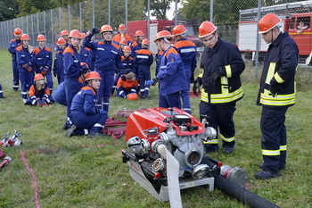 Löschangriff der Jugendfeuerwehr Elbenau