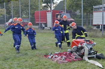 Löschangriff der Jugendfeuerwehr Elbenau