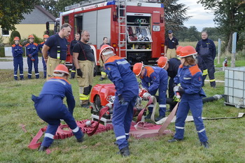 Löschangriff der Jugendfeuerwehr Elbenau