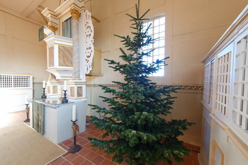 Weihnachtsbaum in der Elbenauer Kirche