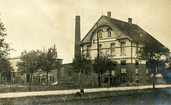 Lackfabrik Elbenau, 1933